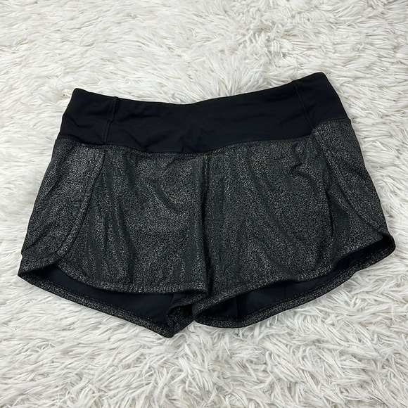 Lululemon Run Times Short II 4" Luminosity Foil Print Black Silver / Black - Picture 1 of 6